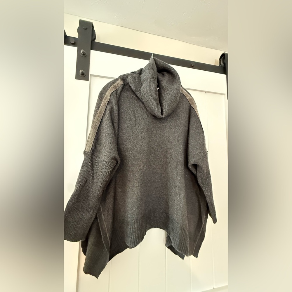 Chico’s Cozy Gray Turtleneck Tunic Sweater with Metallic on sleeves